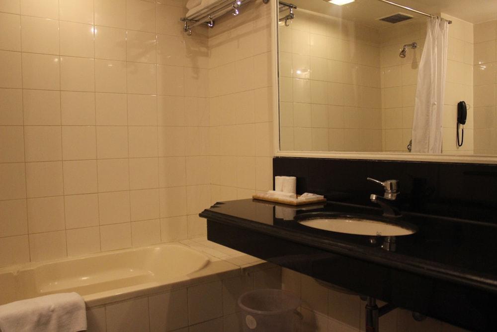 Hotel Om Tower Джайпур Екстериор снимка