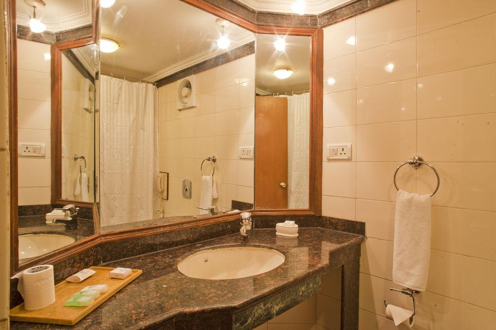 Hotel Om Tower Джайпур Екстериор снимка