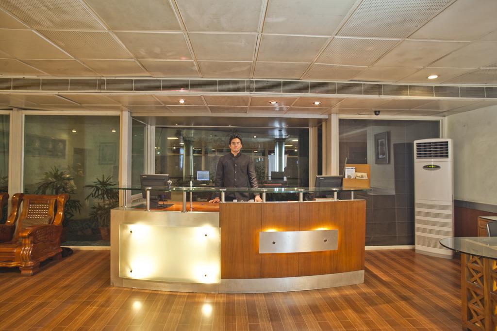 Hotel Om Tower Джайпур Екстериор снимка