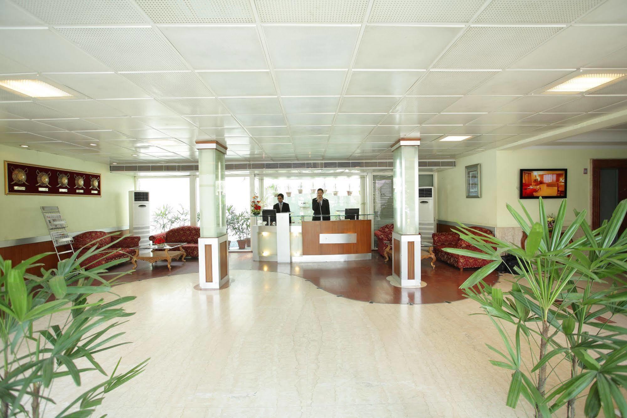 Hotel Om Tower Джайпур Екстериор снимка